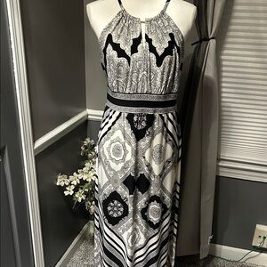 Candie's Black and White Geometric Maxi Dress